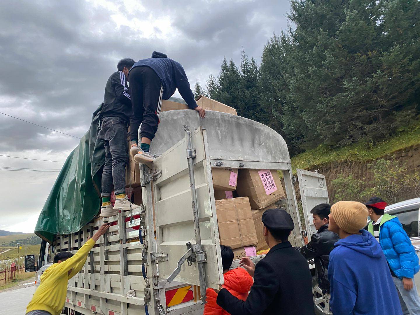 大连胡宁情绪管理咨询有限公司公益回顾丨家国同欢月同圆 温暖满载甘孜州(图5)