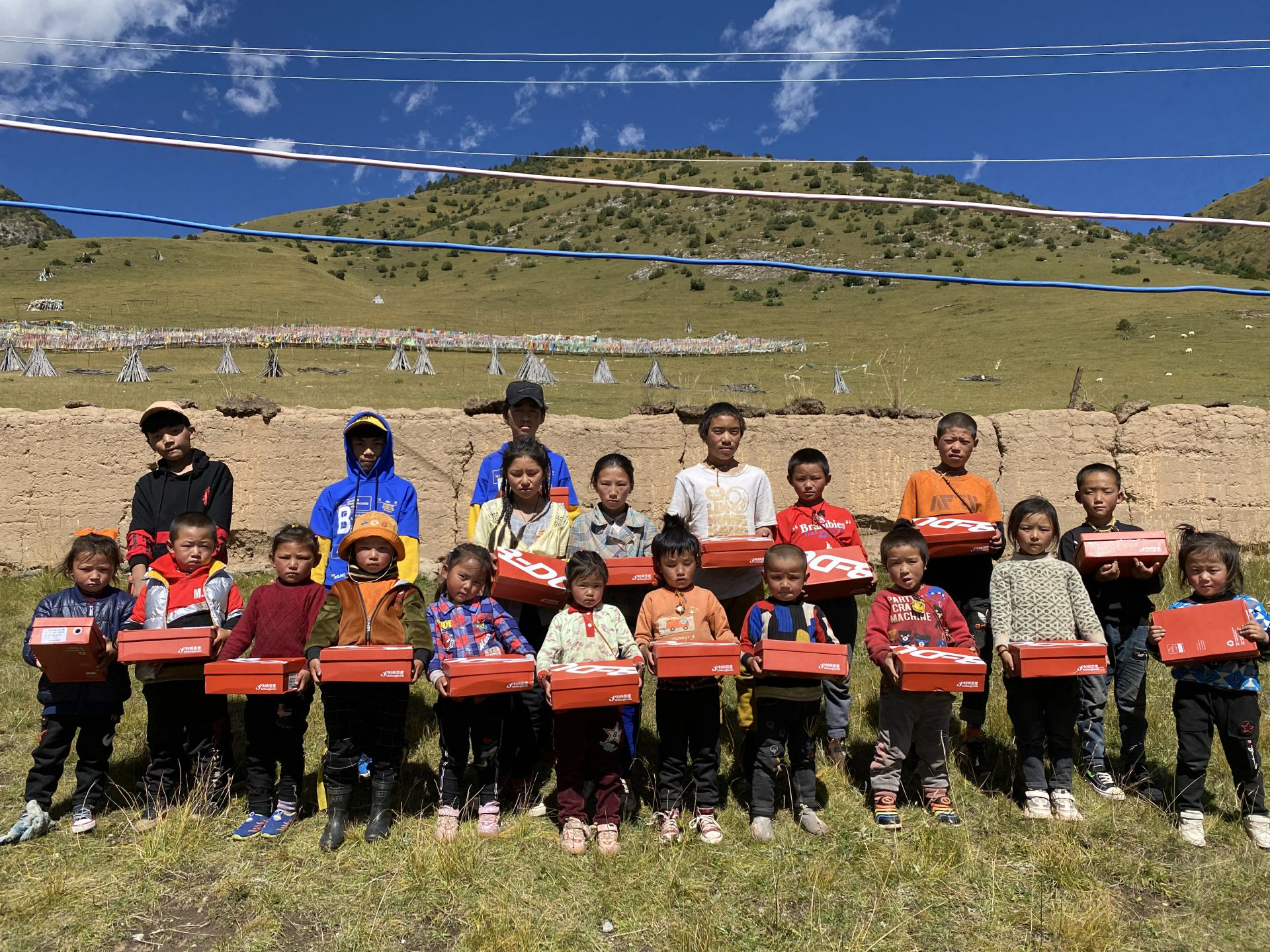 大连胡宁情绪管理咨询有限公司公益回顾丨家国同欢月同圆 温暖满载甘孜州(图13)